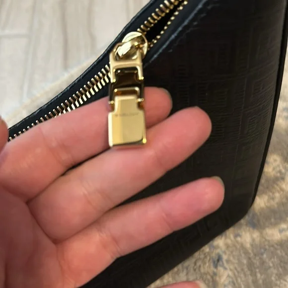 GIVENCHY Small Hobo Bag Black - Picture 5 of 9